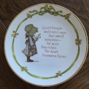 Holly Hobbie 1978 Lasting Memories Porcelain 6.25" Diameter Collectors Plate